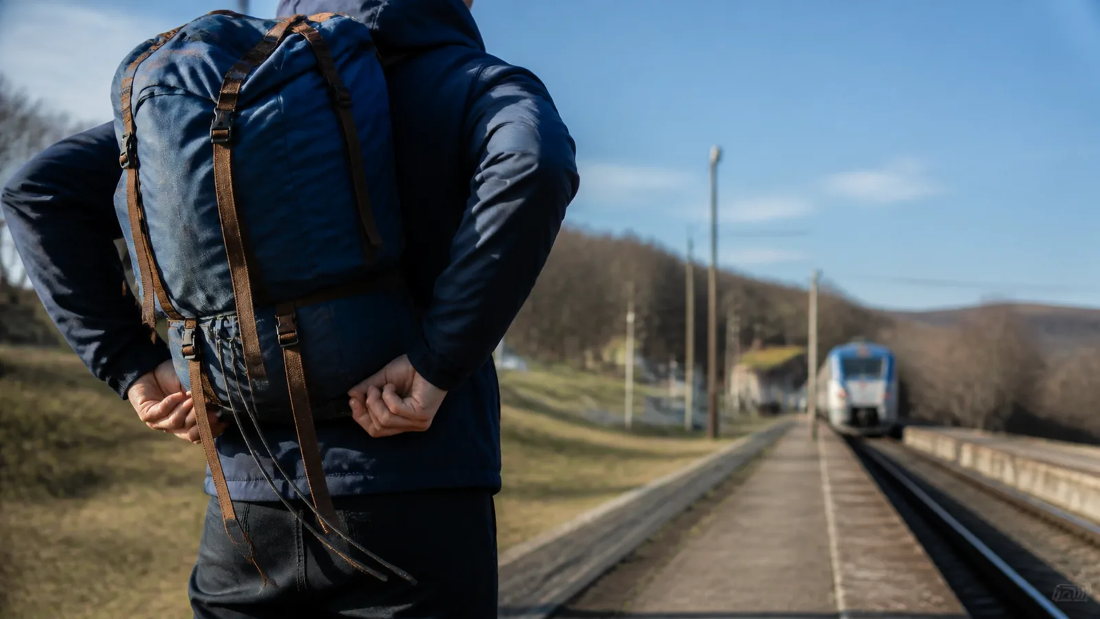 découvrez le backpacking, une forme de voyage autonome et économique qui permet d'explorer de nouvelles destinations avec un sac à dos. apprenez les principes de cette aventure captivante et comment elle favorise l'immersion culturelle et les rencontres inoubliables.