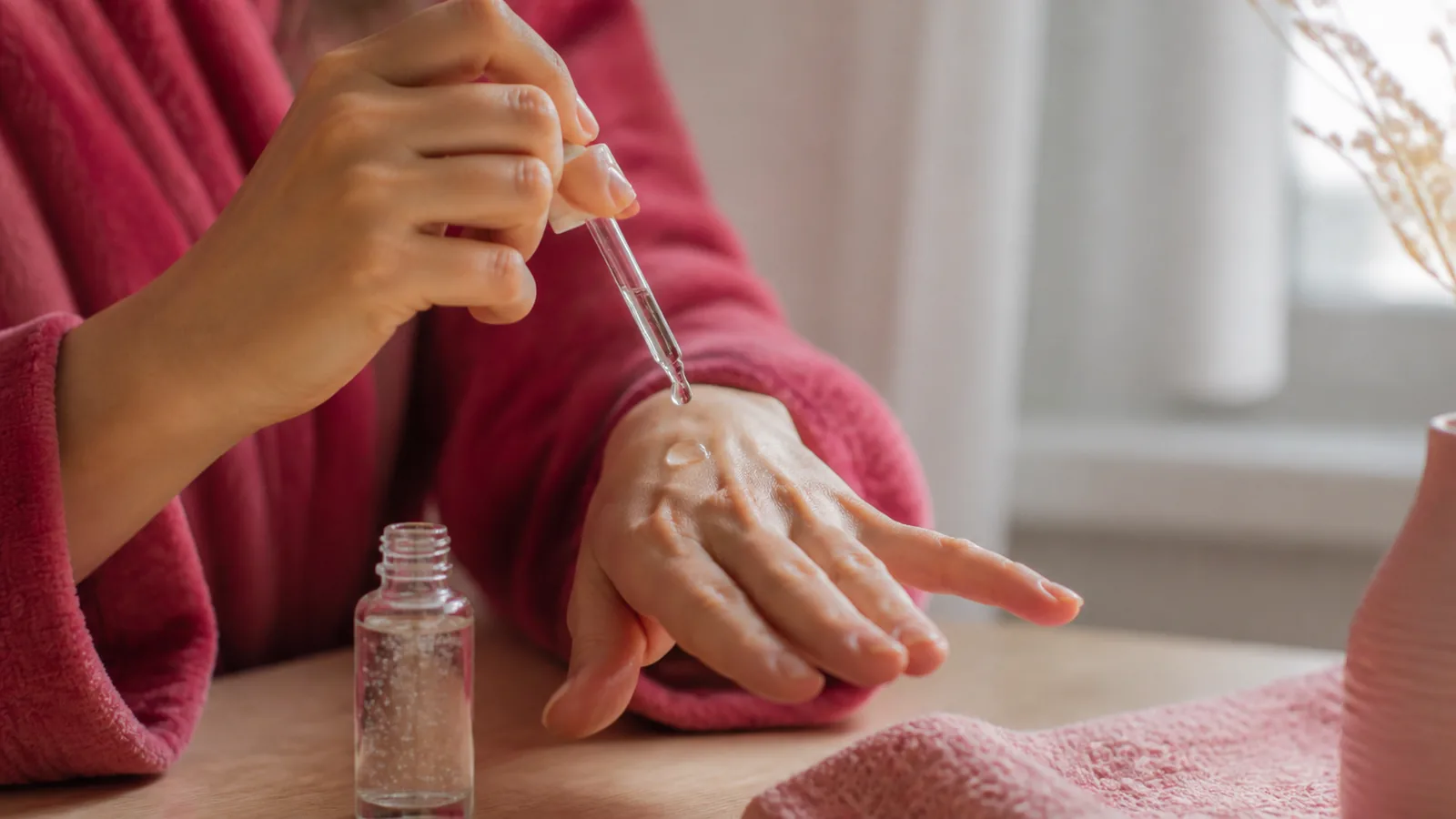 découvrez ce qu'est l'acide hyaluronique : une substance naturelle aux multiples bienfaits pour la peau, utilisée en cosmétique et médecine esthétique. apprenez sa définition, ses propriétés et comment il peut améliorer l'hydratation et l'élasticité de la peau.