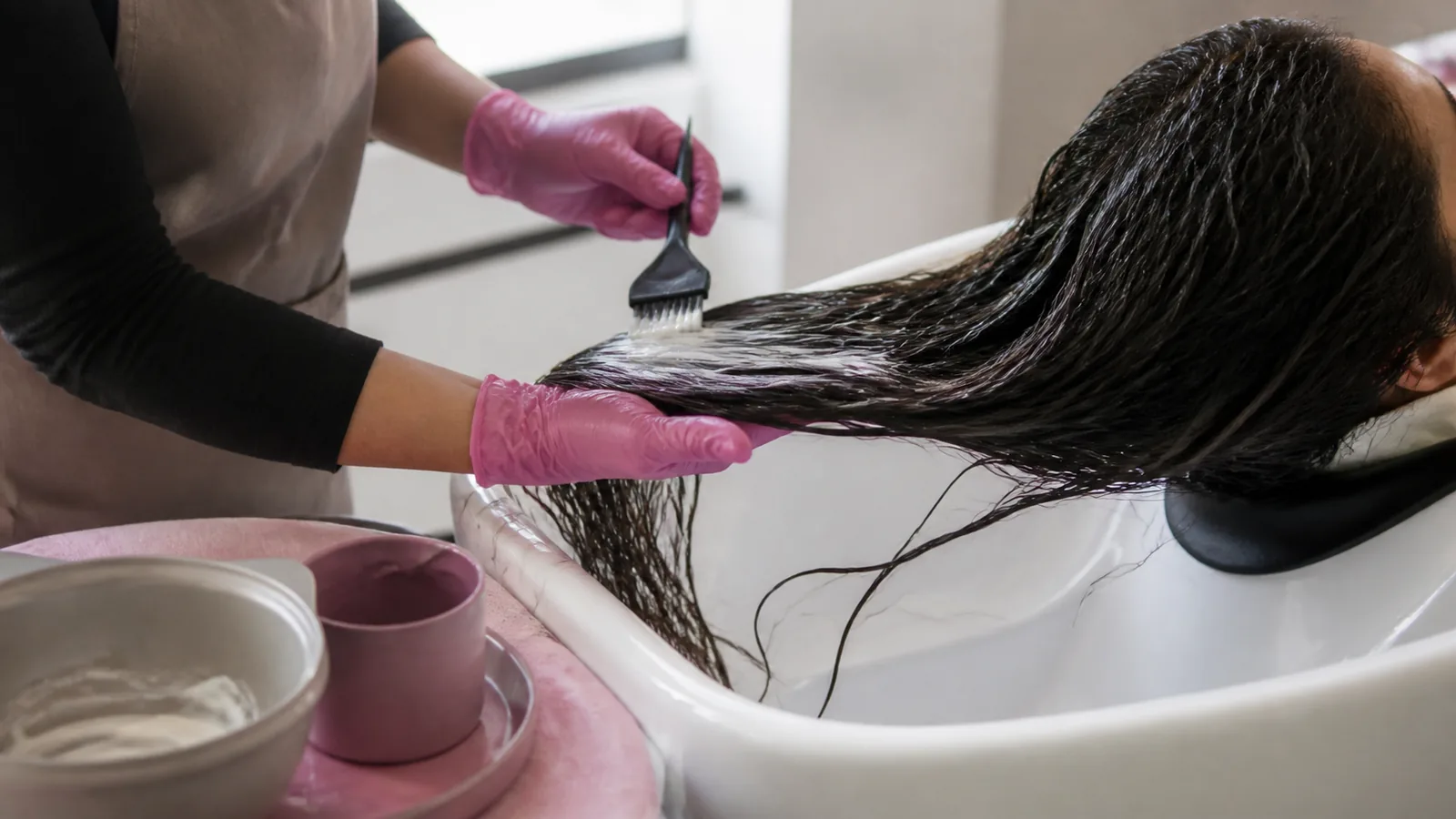 découvrez le botox capillaire, un traitement révolutionnaire pour revitaliser vos cheveux. apprenez en quoi consiste cette technique, ses bienfaits et comment elle peut transformer votre chevelure.