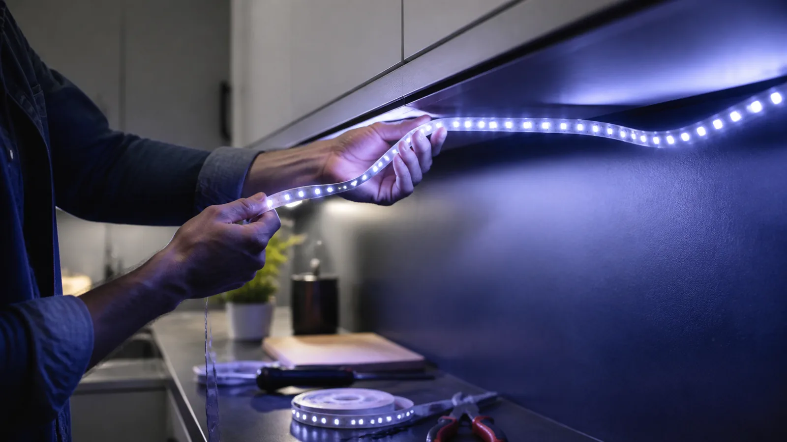 découvrez ce qu'est la technologie led et ses avantages. cette définition détaillée vous plongera dans le monde de l'éclairage led, ses applications variées et son impact sur la consommation d'énergie.