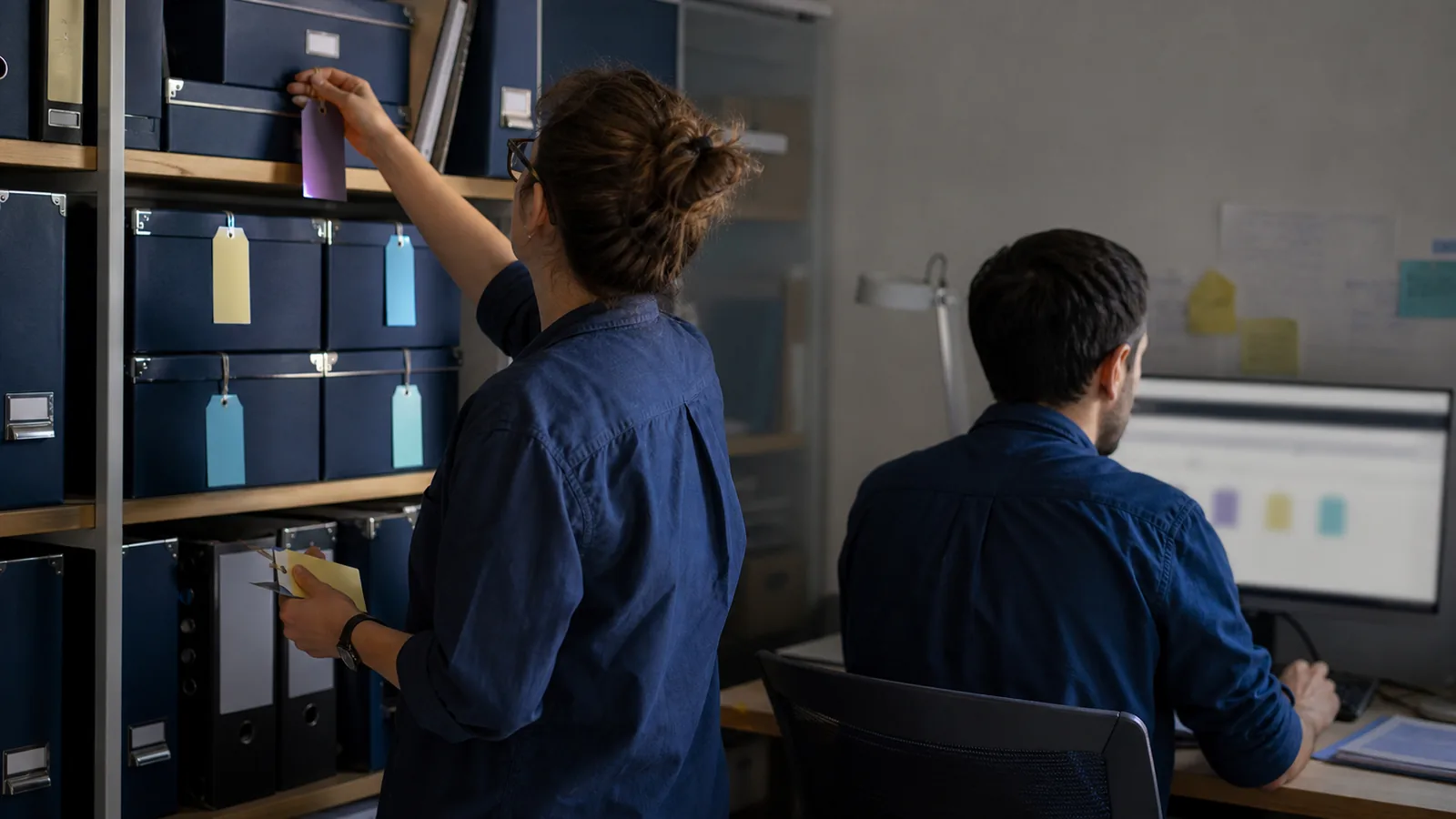 découvrez la définition de la gouvernance des données : un processus essentiel pour assurer la qualité, la sécurité et la gestion des données au sein des organisations. apprenez comment cette pratique stratégique aide à optimiser l'utilisation des informations tout en respectant les réglementations.