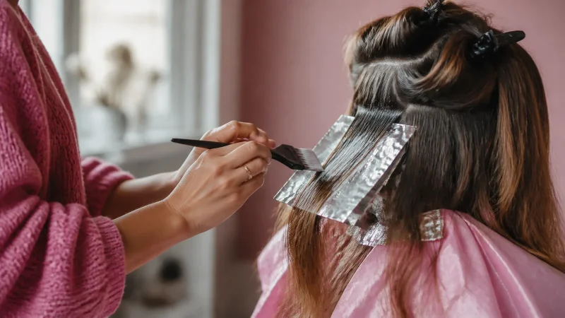 découvrez ce qu'est le balayage cheveux, une technique de coloration innovante qui apporte lumière et dimension à votre chevelure. explorez sa définition, ses avantages et comment il peut transformer votre look tout en préservant un effet naturel.