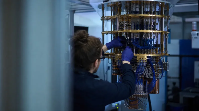 découvrez l'informatique quantique : sa définition, ses principes fondamentaux et son impact révolutionnaire sur le traitement des données. plongez dans le monde fascinant des qubits et explorez les opportunités offertes par cette technologie de demain.
