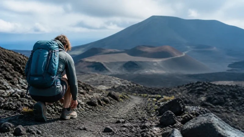 découvrez le tourisme volcanique : une expérience unique qui combine aventure et découverte scientifique. apprenez-en plus sur les destinations volcaniques, leurs écosystèmes fascinants et les activités passionnantes à vivre. plongez dans l'univers des volcans et explorez leur impact culturel et environnemental.