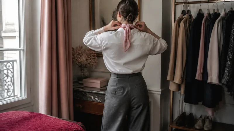 découvrez la définition du style masculin-féminin, une tendance mode qui mélange pièces et codes vestimentaires des deux genres pour créer un look unique, moderne et élégant.
